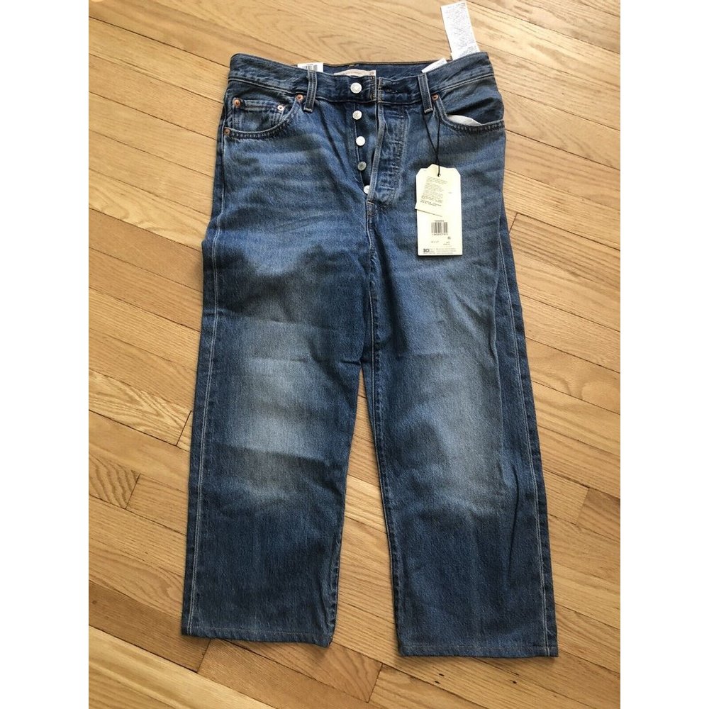 NWT  Levi's Women's Premium Ribcage Straight Ankle Jeans size 29 x 27 button fly